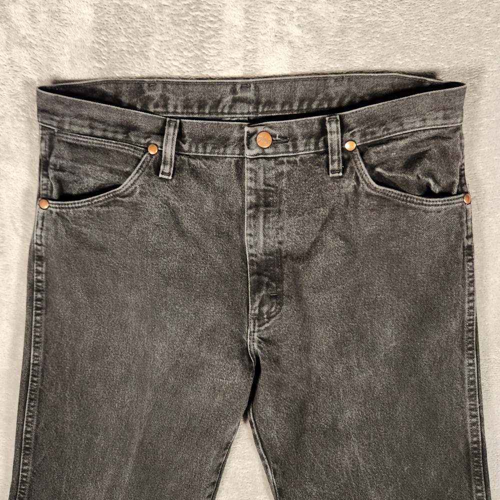 Wrangler Cowboy Cut Jeans Mens 35x32 Black Excellent 13MWZ Straight Leg Denim - Picture 5 of 11